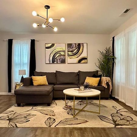 Cozy And Luxury Home ราลลี ภายนอก รูปภาพ